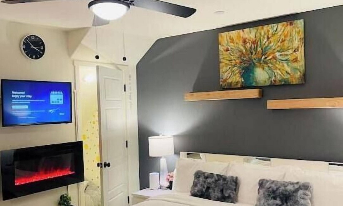 Pumpkin Center Apartment | Cozy-boho private guest suit