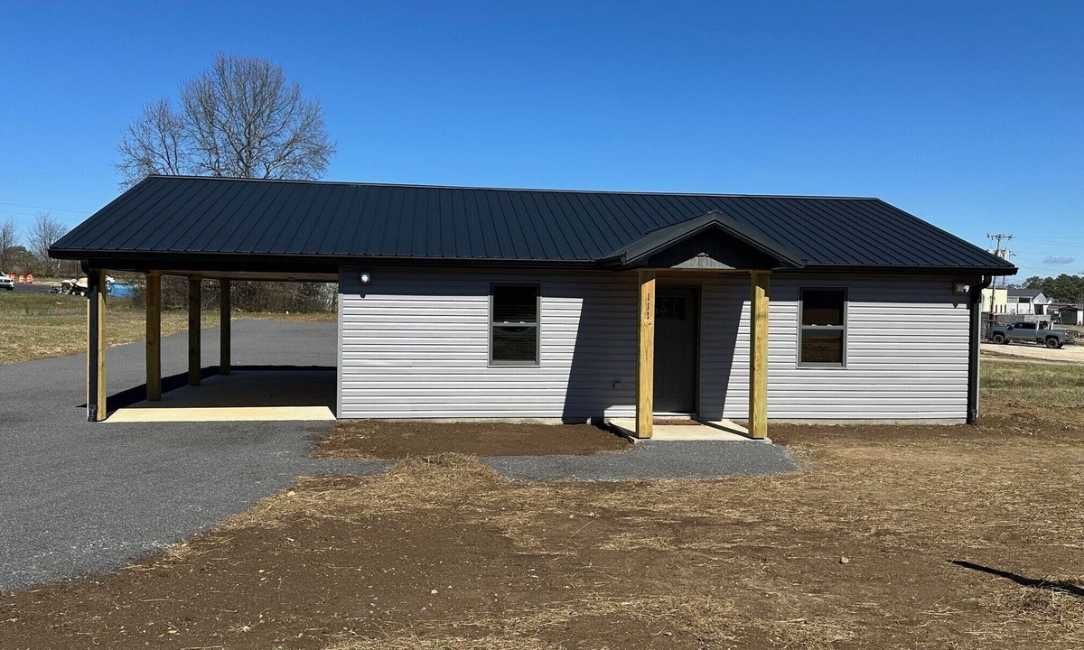 Grant Cabin | Cozy Cabin 5 mins from the lake~Covered Boat Port w/power & lights~Pets~WIFI