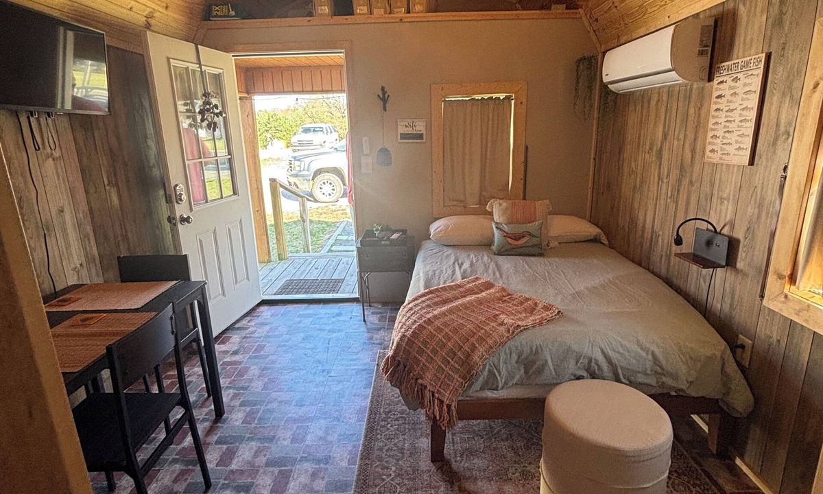 Jerusalem Cabin | Cozy cabin features features queen pullout and twin in loft. Pet friendly
