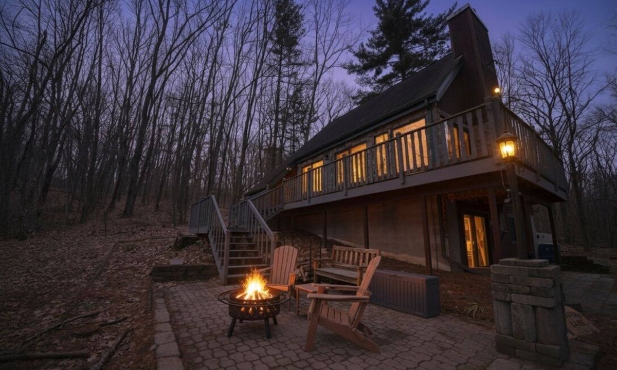 Poynette Cabin | Cozy Cabin on Crooked Lane close to Lake Wisconsin