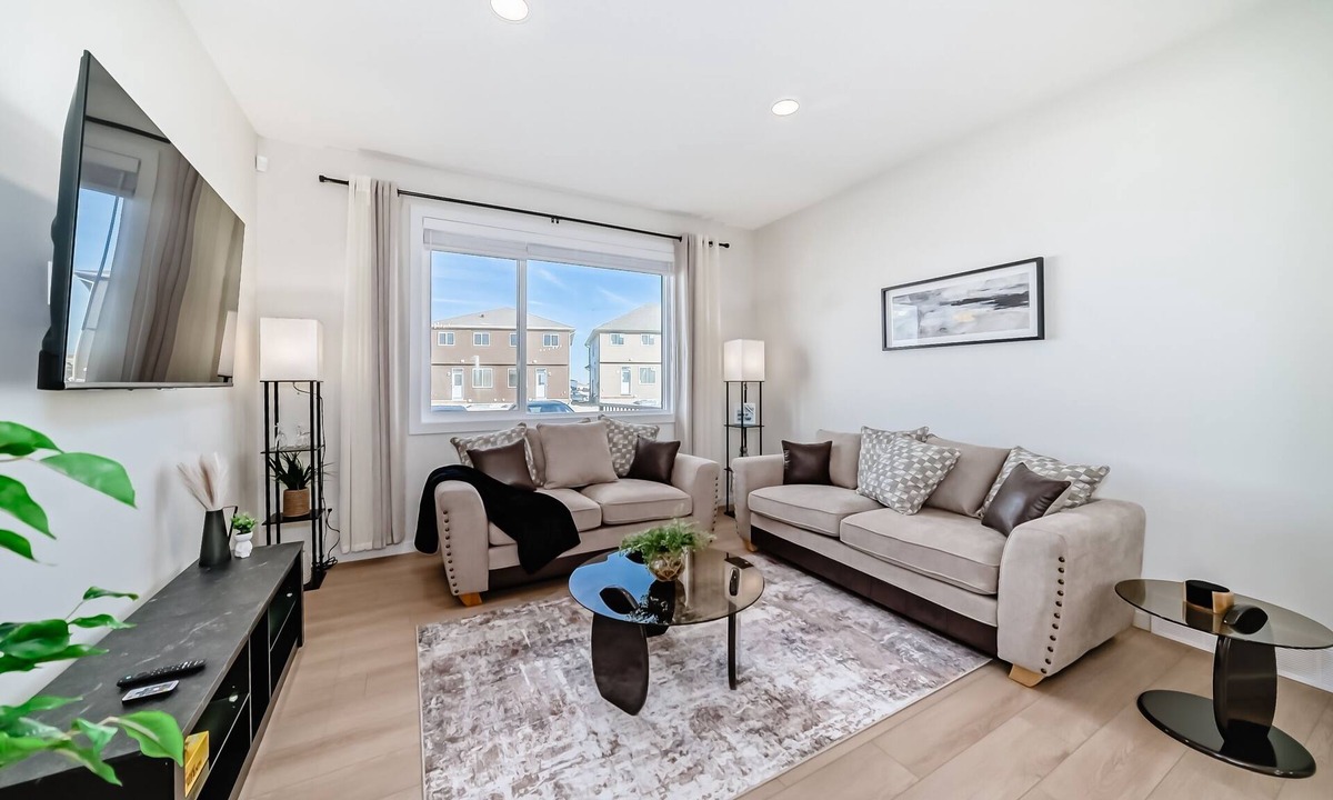 Calgary House | Cozy Calgary Gem: Kid-Friendly, Free Parking, & Easy Access to Stampede