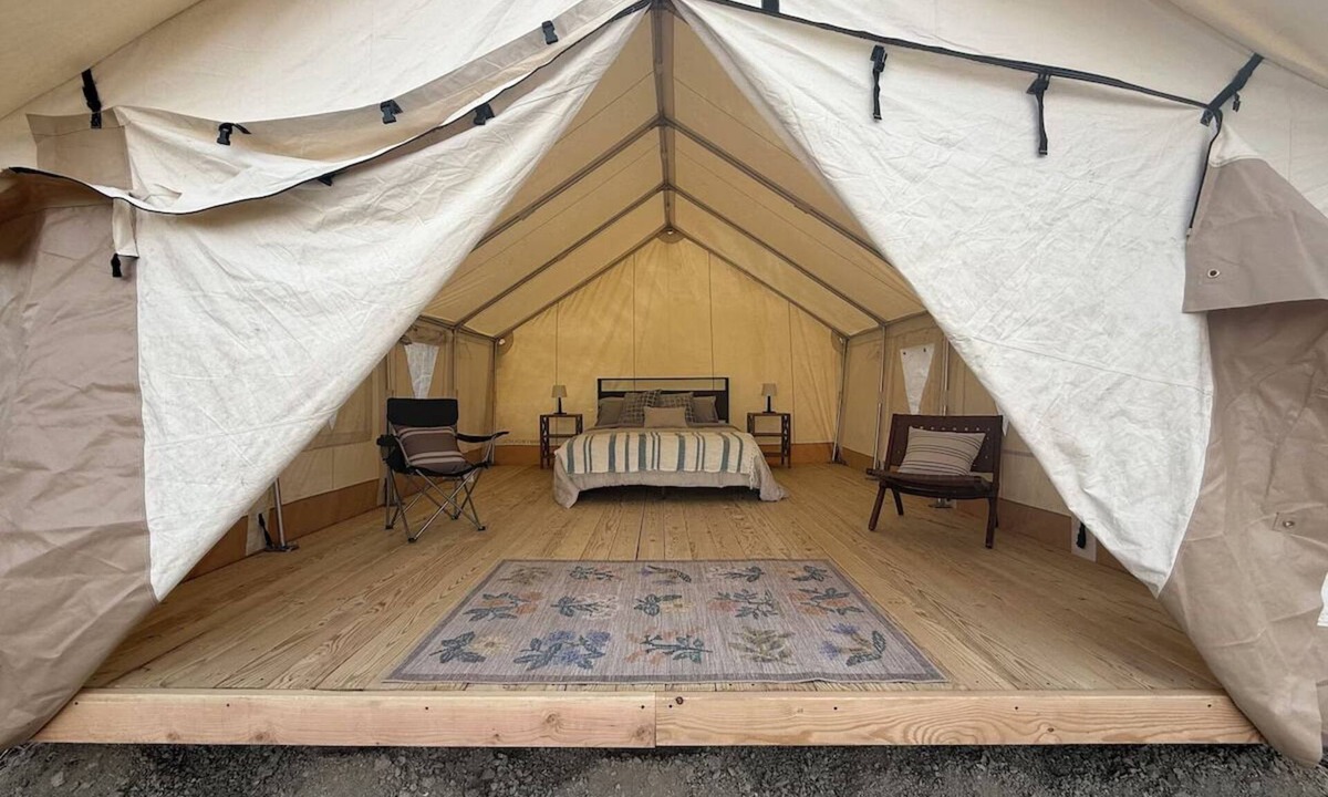 Nelson Apartment | Cozy Canyon Safari Tent w/Sunset & Sunrise Views + Private Bathroom