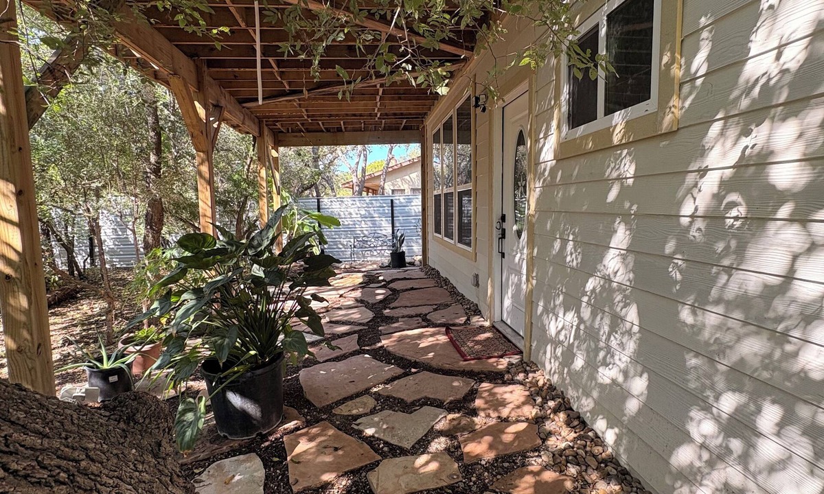 San Antonio Apartment | Cozy Casita in San Antonio Close to sea world- downtown-fiesta Texas-Alamo ranch