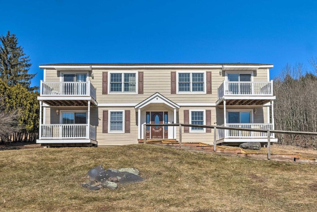 Windham House | Cozy Catskill Condo - 2 Mi to Windham Mountain Ski