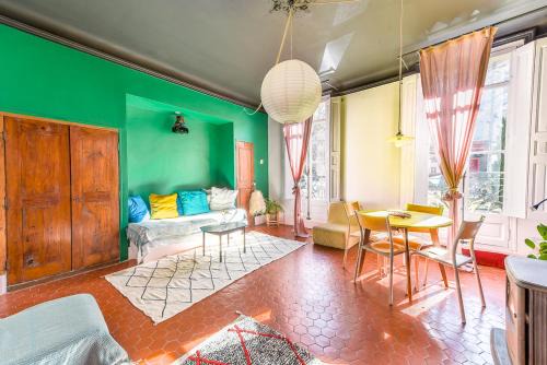 Forcalquier Apartment | Cozy, central, and bright apartment