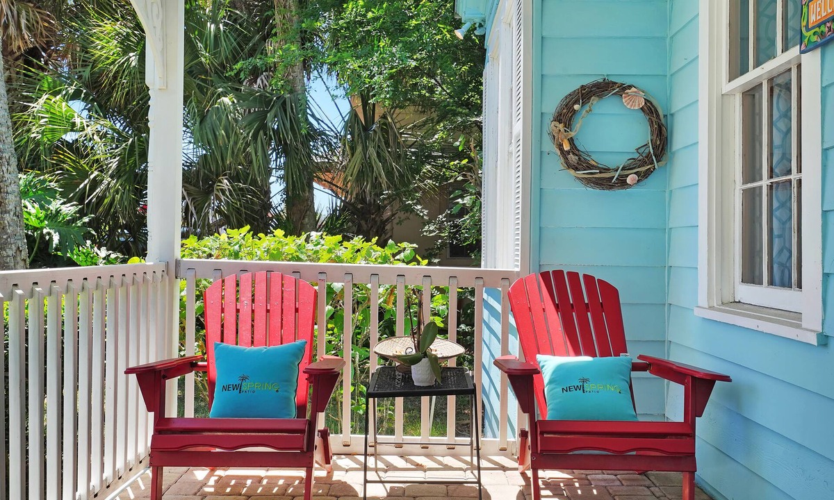 Jacksonville Beach Cottage | Cozy Charming Cottage ! 2 Min to Beach 3 min walk to Restaurants & Shops