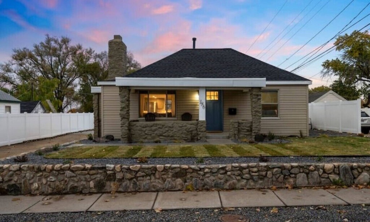 Clearfield House | Cozy Clearfield Cottage -Private yard w/ hot tub