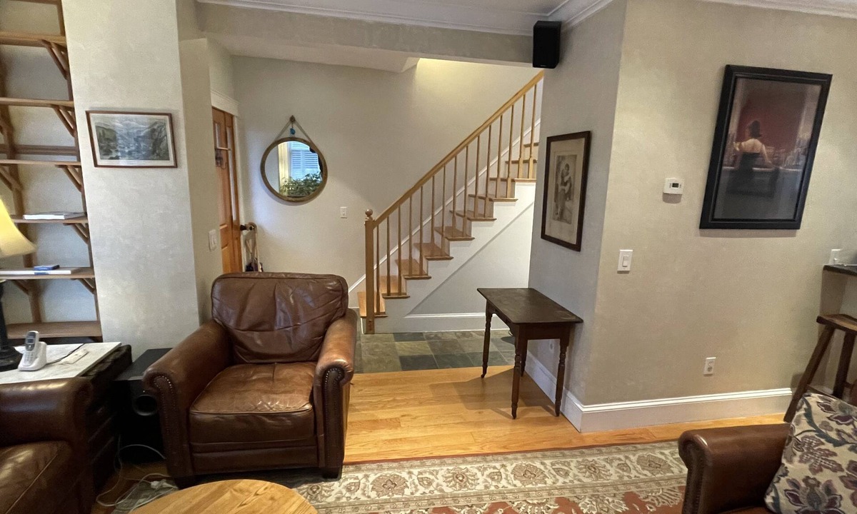 South Boston House | Cozy, comfortable and convenient