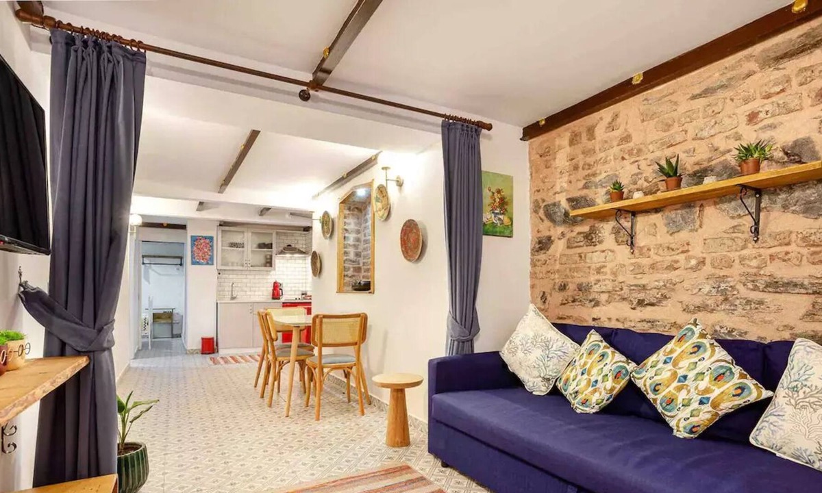Gumussuyu Mahallesi Apartment | Cozy, comfortable house in the heart of the city