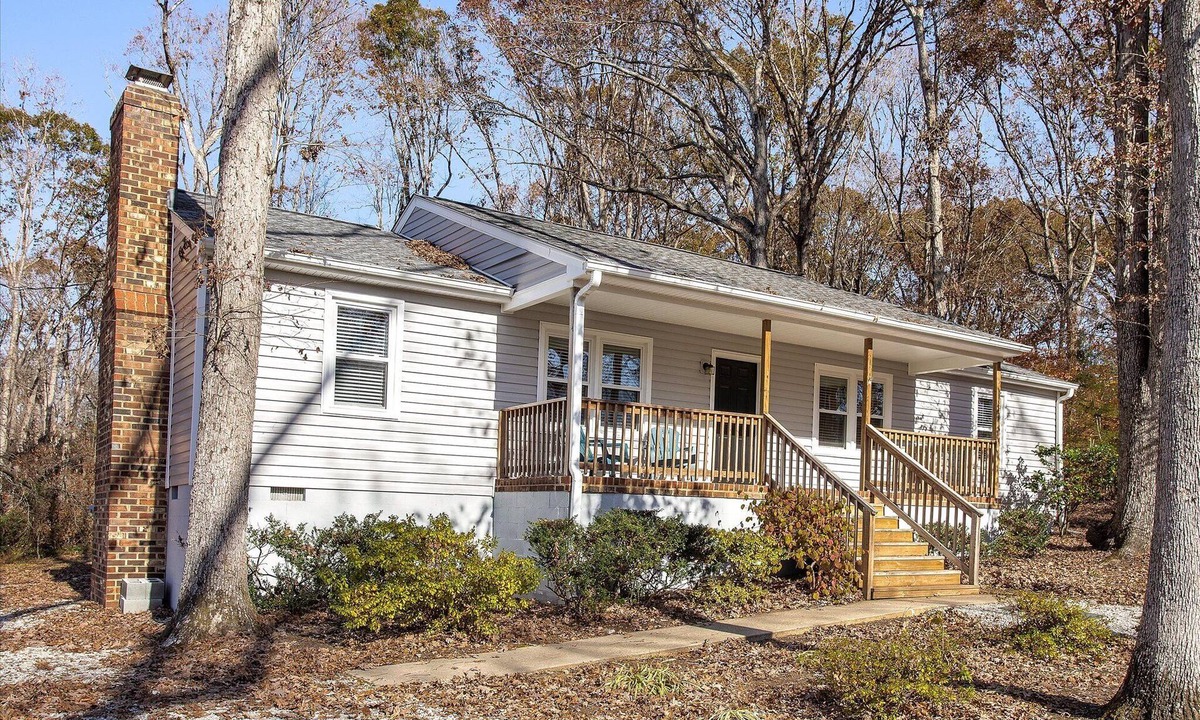 Goochland House | Cozy, Comfy, Convenient, Dog Friendly