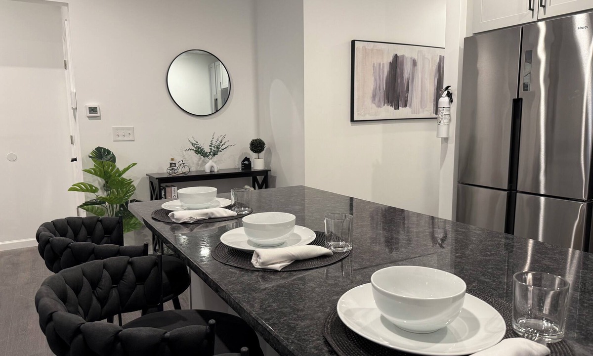 Lower Vailsburg House | Cozy & Contemporary 2 BD Apt Near Seton Hall University