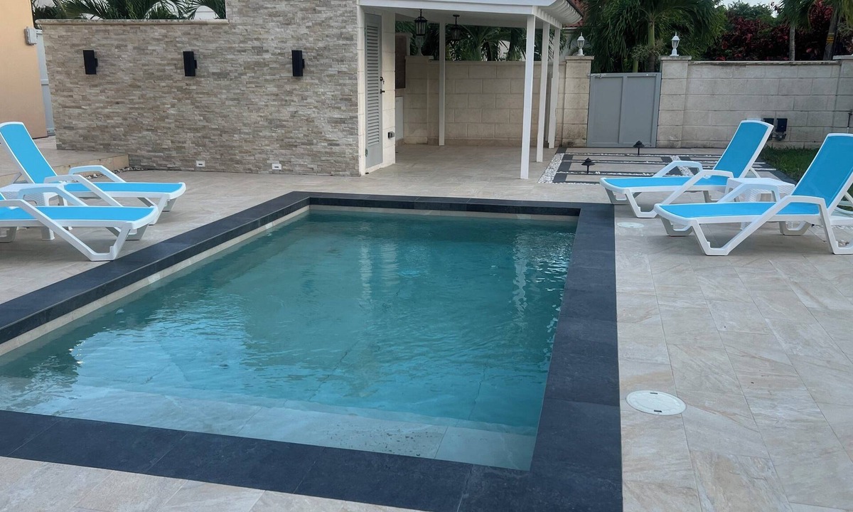 Clermont Apartment | Cozy, Cool & Charming – 1BR Gem in Saint James