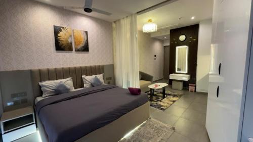 Noida Apartment | Cozy corner by Luxury loft