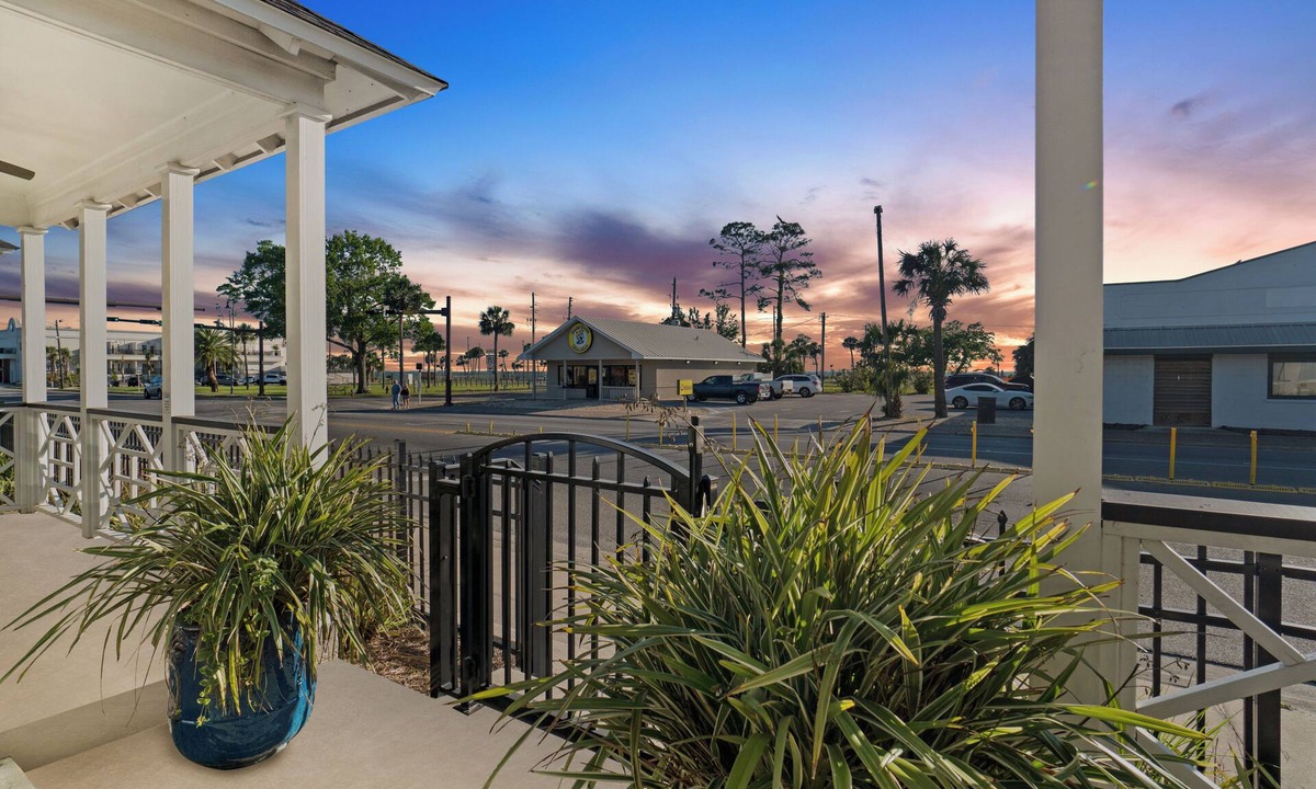 Port St. Joe Cottage | Cozy Cottage 4 of 4 with Bay Views| 2BR | Pool