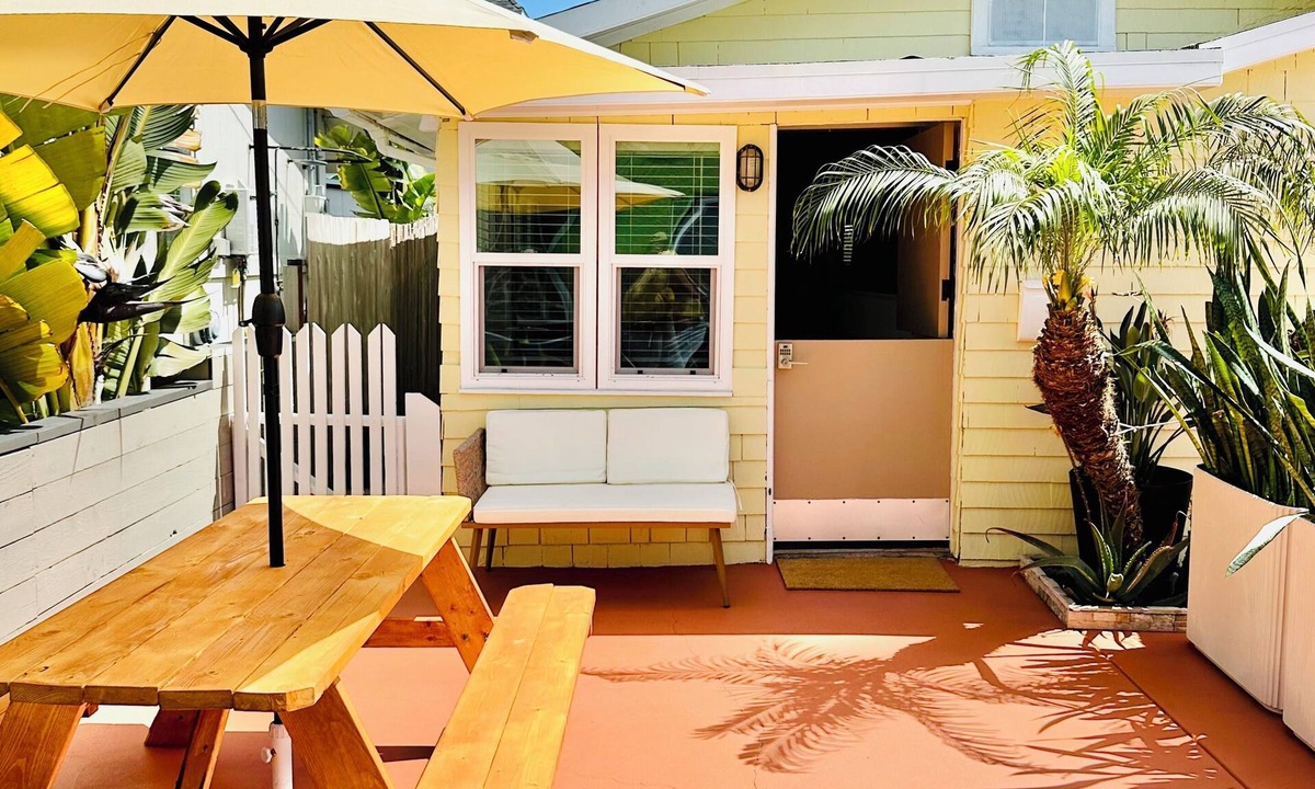 Mission Beach Cottage | Cozy Cottage Between the Beach & Bay East – Walk to Water!