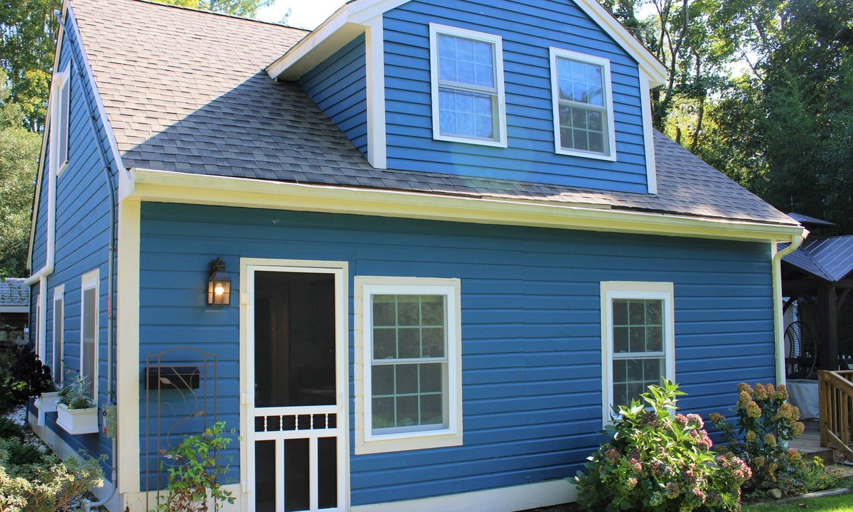 Falmouth Cottage | Cozy Cottage Close to Downtown