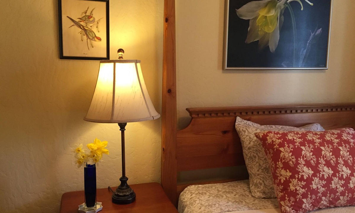 Siskiyou-Hargadine Historic District Cottage | Cozy cottage just blocks to town and Lithia Park!