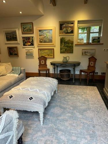 Chilworth Apartment | Cozy Cottage Retreat in Surrey Hills