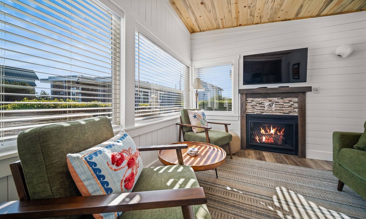 Pacific Beach Cottage | Cozy Cottage Steps from Beach
