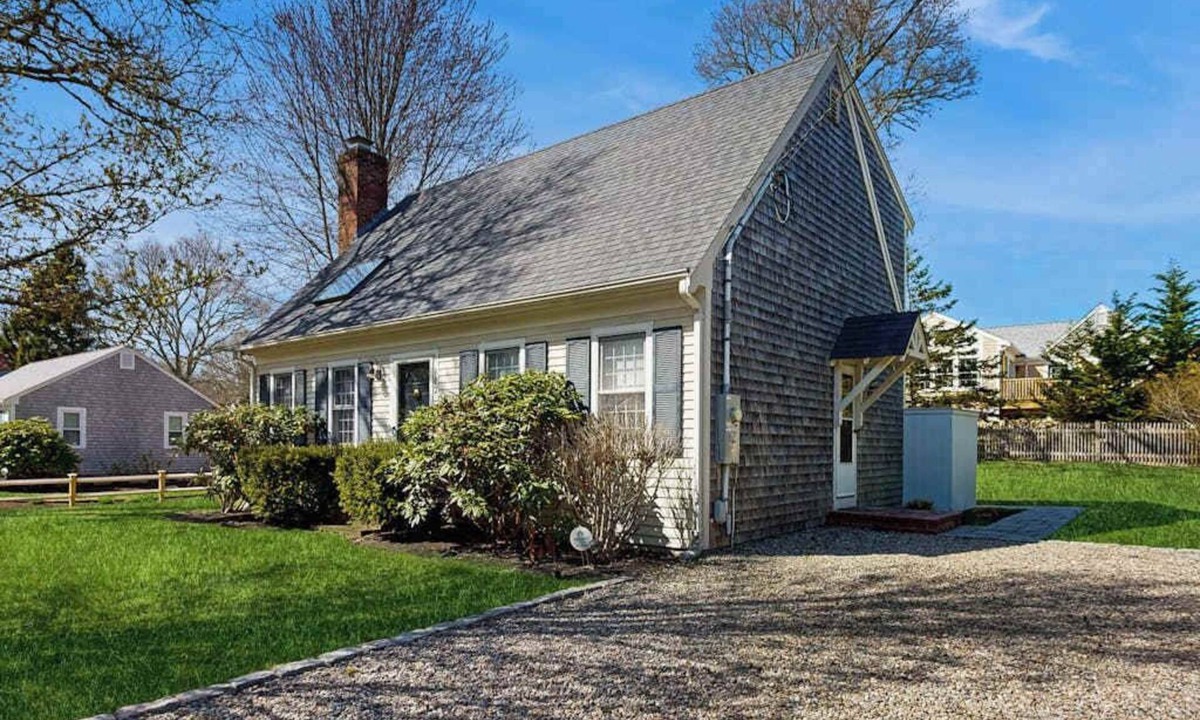 Yarmouth Port House | Cozy cottage w/game room & yard: close to beaches & entertainment