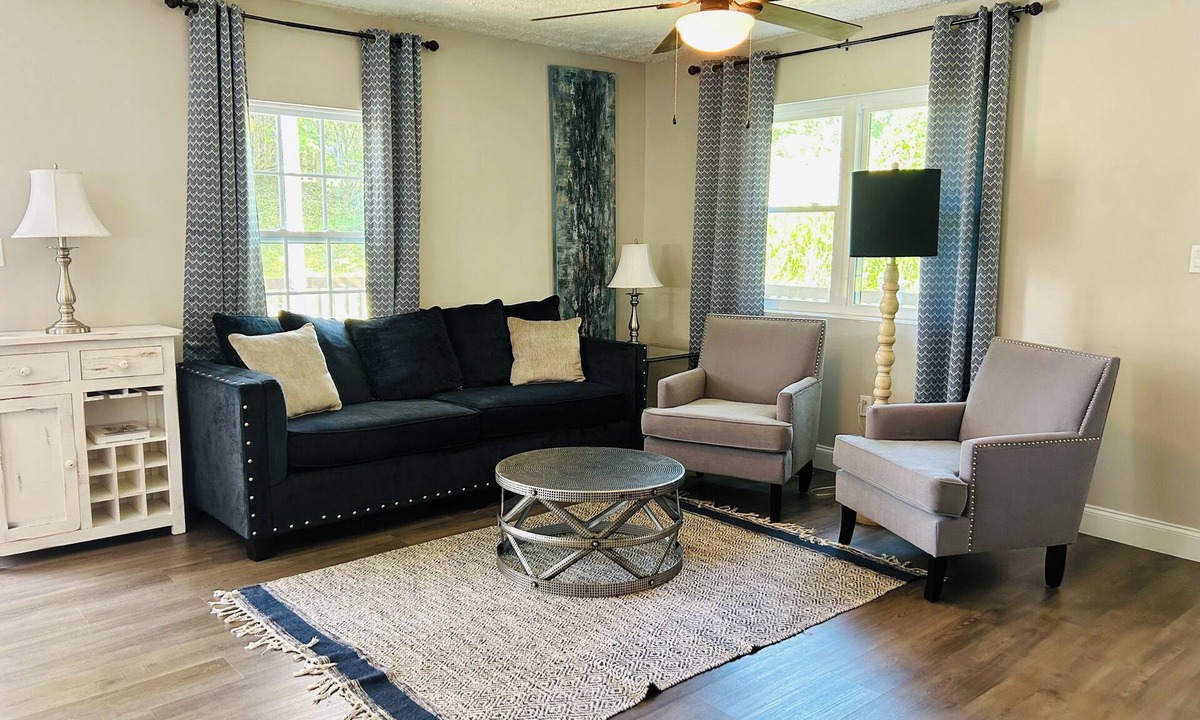Acworth House | Cozy Downtown Acworth House-near Lakepoint Sports
