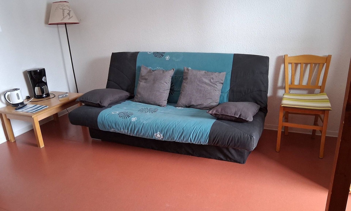 La Joue du Loup Apartment | Cozy duplex with parking in La Joue du Loup