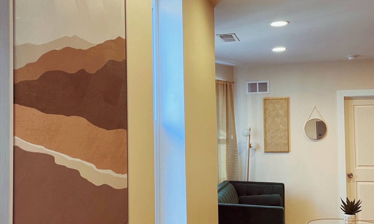 West Philadelphia Apartment | Cozy Elements Near UPenn and CHOP World Cup Discounts available