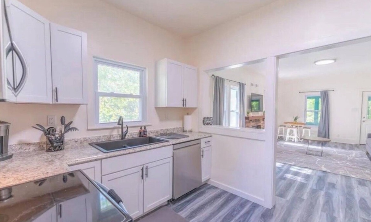 Champlin House | Cozy family friendly Entire Home l, 2BR, Free Parking, 20min to Minneapolis