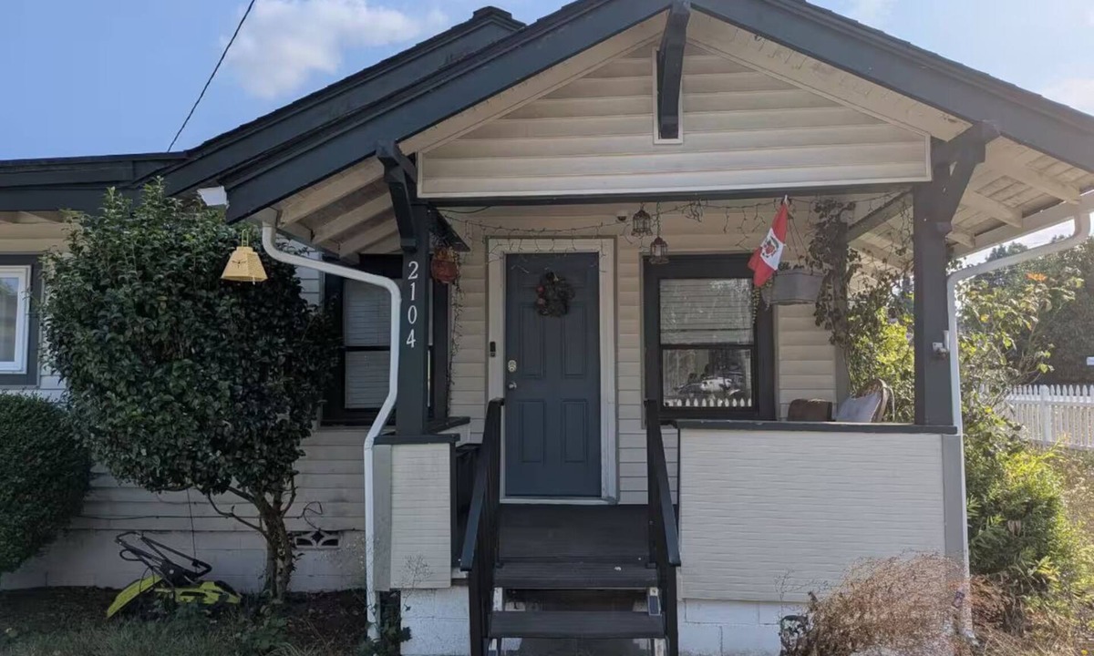 Everett House | Cozy Family Home