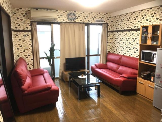 Okinawa Apartment | Cozy Family room KY apartment