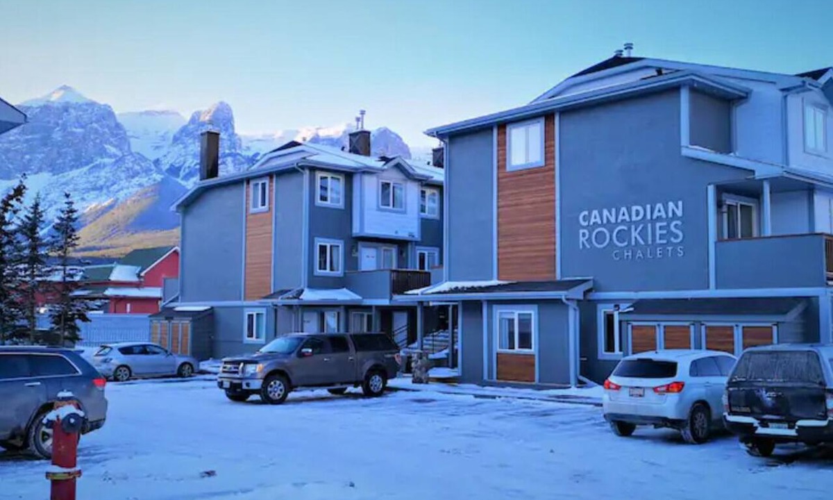 Canmore House | Cozy gateway downtown - Pet Friendly