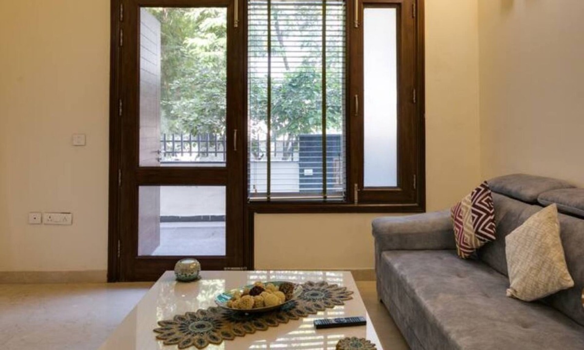 Block A House | Cozy Getaway: Clean and modern! Breakfast Included !