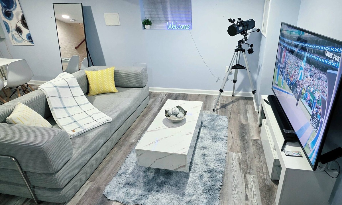 Petworth Apartment | Cozy Getaway with Modern Look & Free Private Parking.