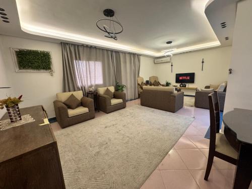 Heliopolis Apartment | Cozy Heaven - Near Airport 10 mins to CAI Airport