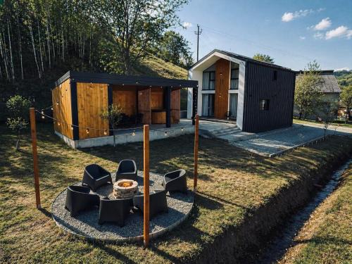 Borsa House | Cozy HillSide