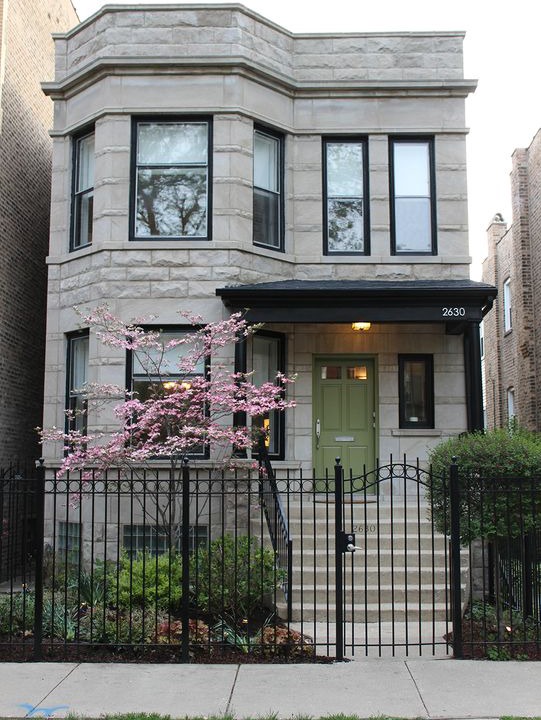 Logan Square Apartment | Cozy & Historic Greystone In Chicago's Logan Square. Train Access + Easy Parking