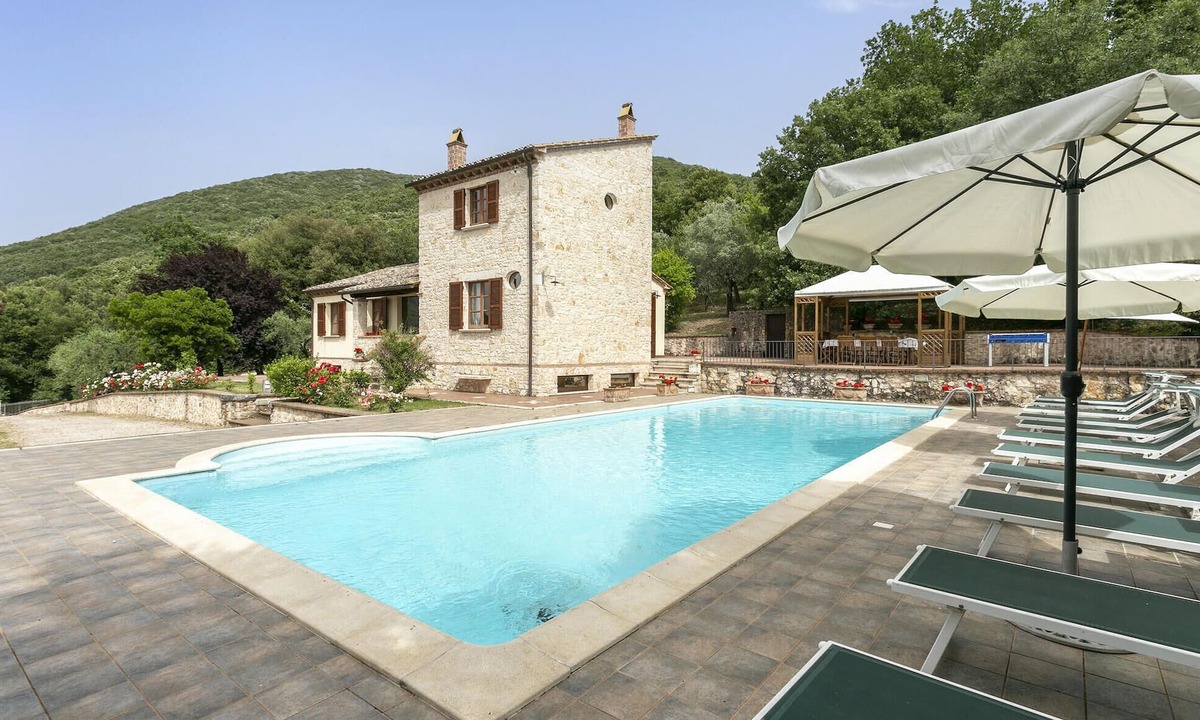 Guardea House | Cozy home in Guardea TR