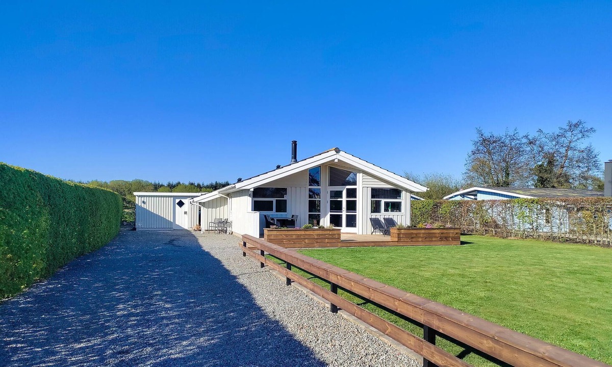 Diernæs Strandby House | Cozy home in Haderslev with kitchen