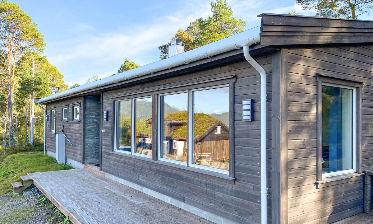 Gjemnes House | Cozy home in Torvikbukt with WiFi