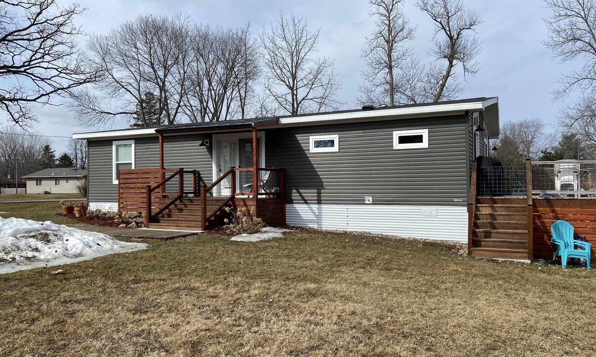 Frontenac House | Cozy home on Frontenac Pond