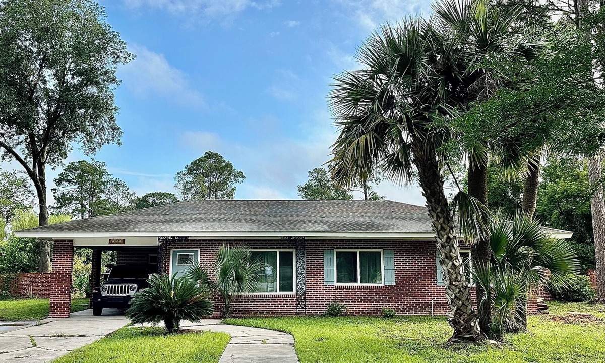 Brunswick House | Cozy home with modern interior fur-baby friendly. Near The Golden Isles Georgia