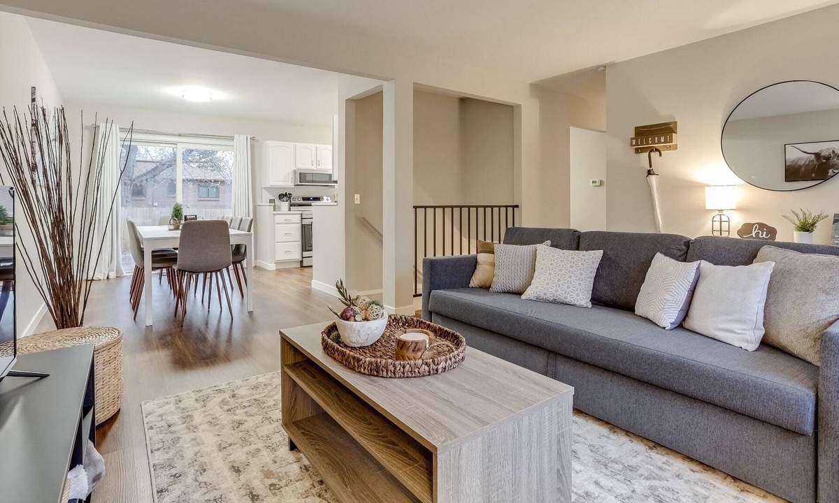 Northwest Arvada House | Cozy Home with Modern Vibes | Pet Friendly | Game Room |