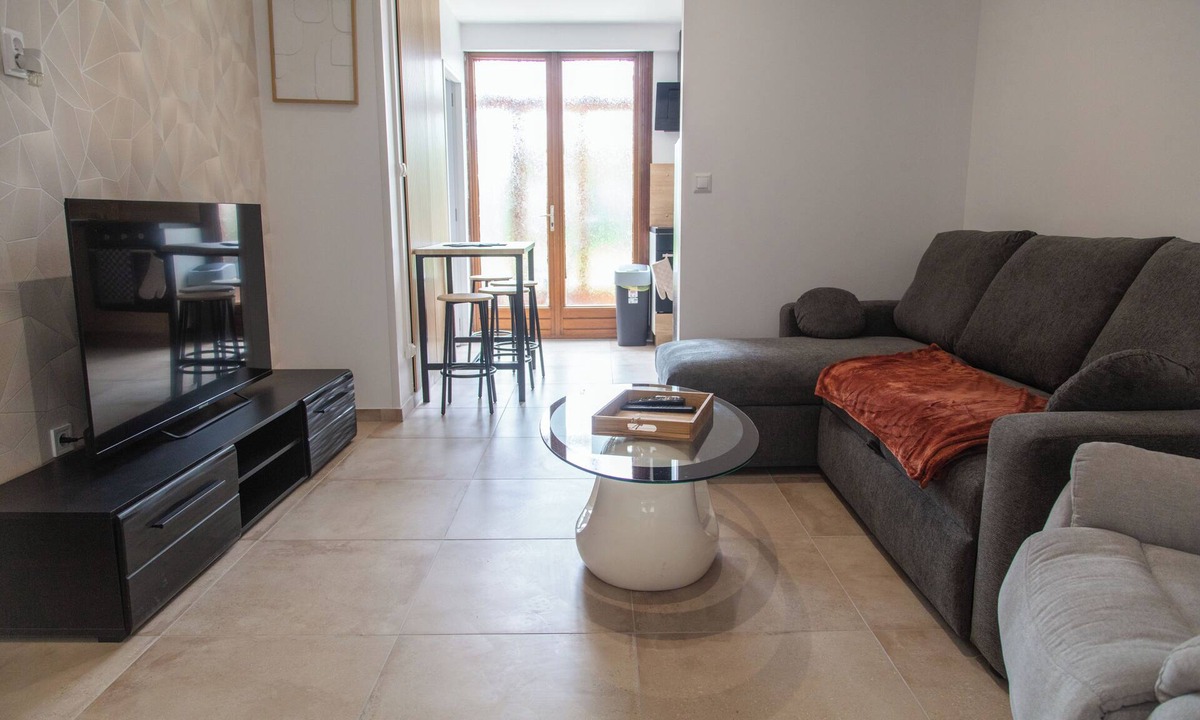 Saint-Pol-sur-Mer House | Cozy House Between the City and the Beach with a Private Garden