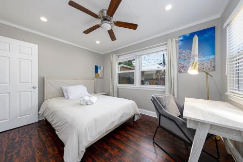 Arlington Heights Villa | Cozy House, Pool Table and Parking, Mins to DC