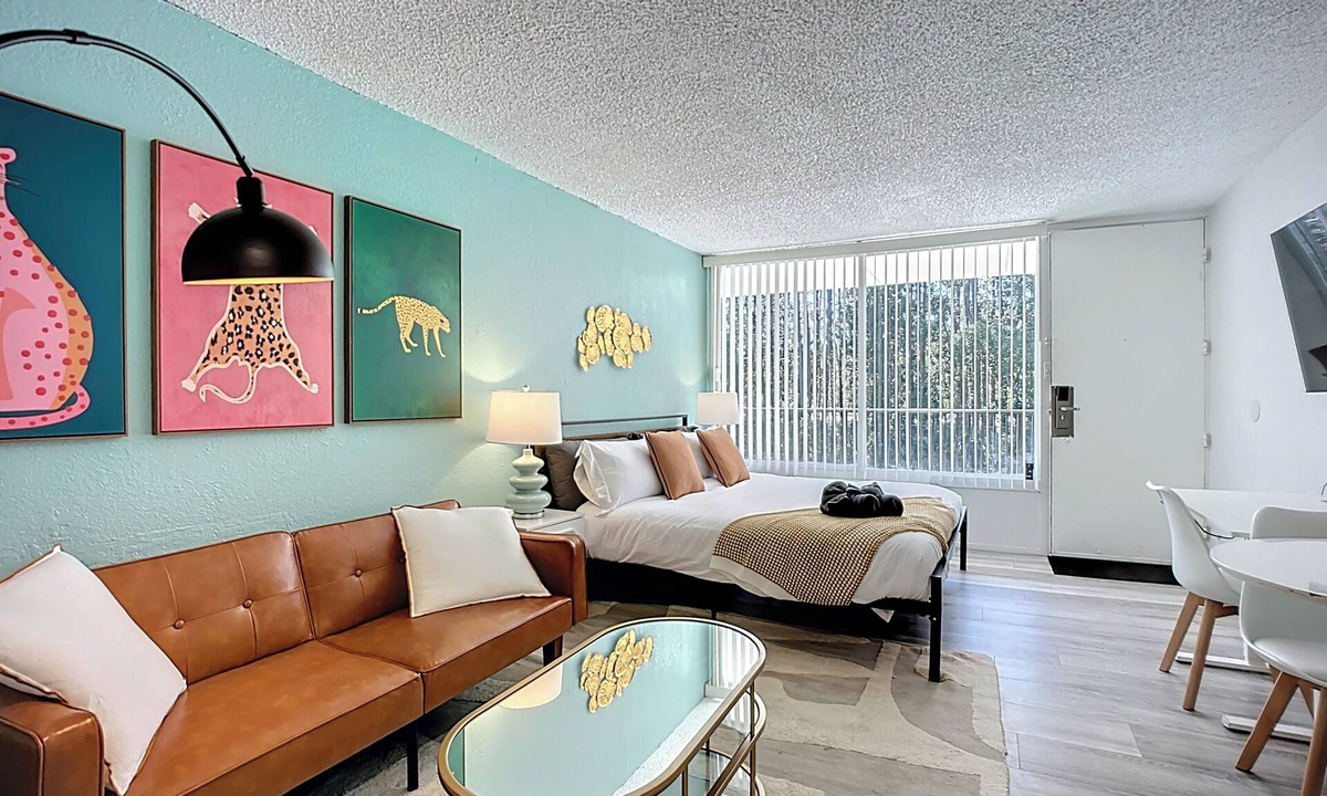 Highlands Apartment | Cozy King Studio | 5 Min to Zoo, JU & DT