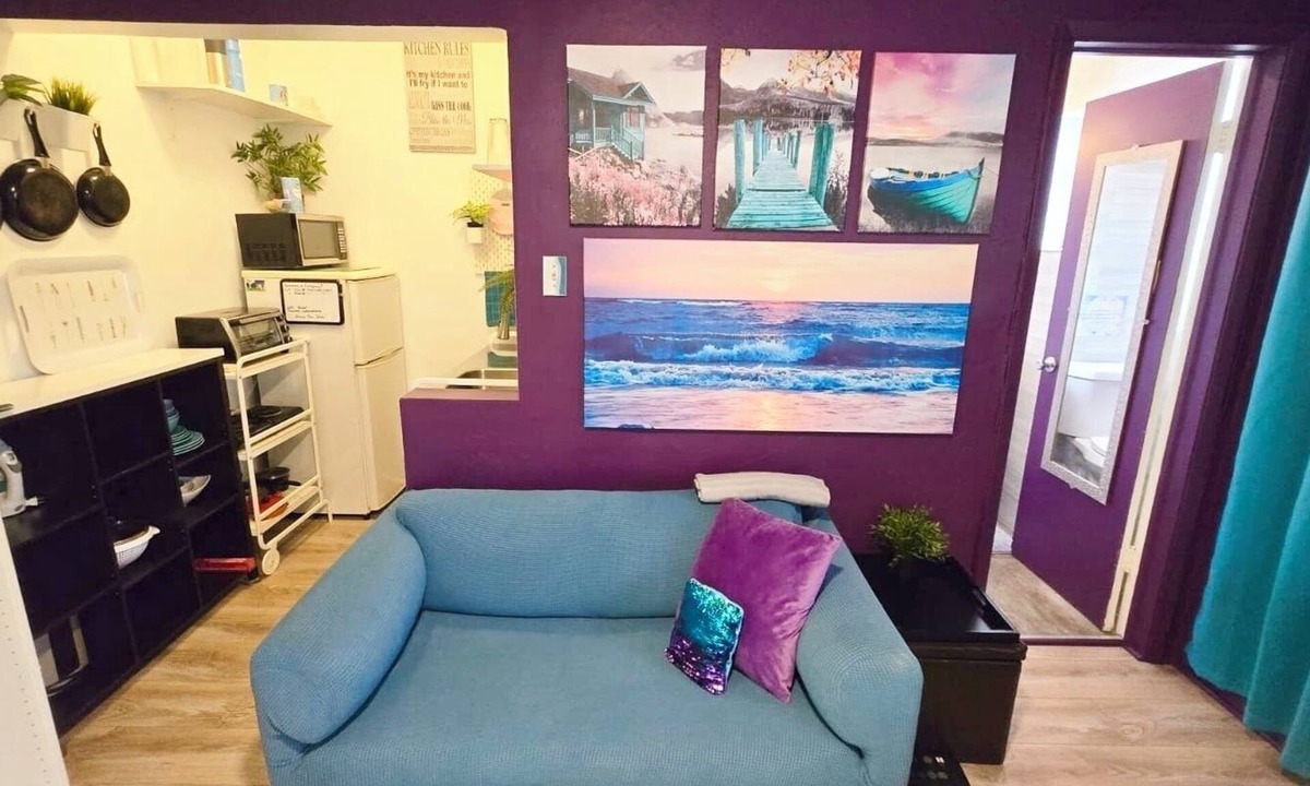 Northeast Miami Apartment | Cozy Miami Efficiency 10 minutes to the beach!