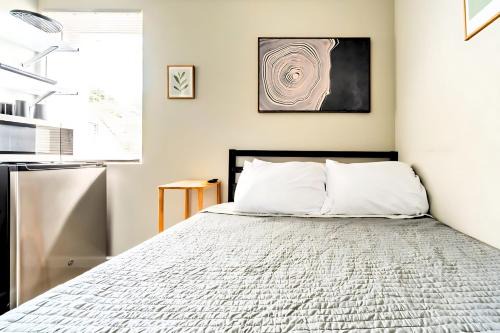 Eastside Apartment | Cozy Micro Suite Unit 3 Sleeps 2 Minutes to Downtown