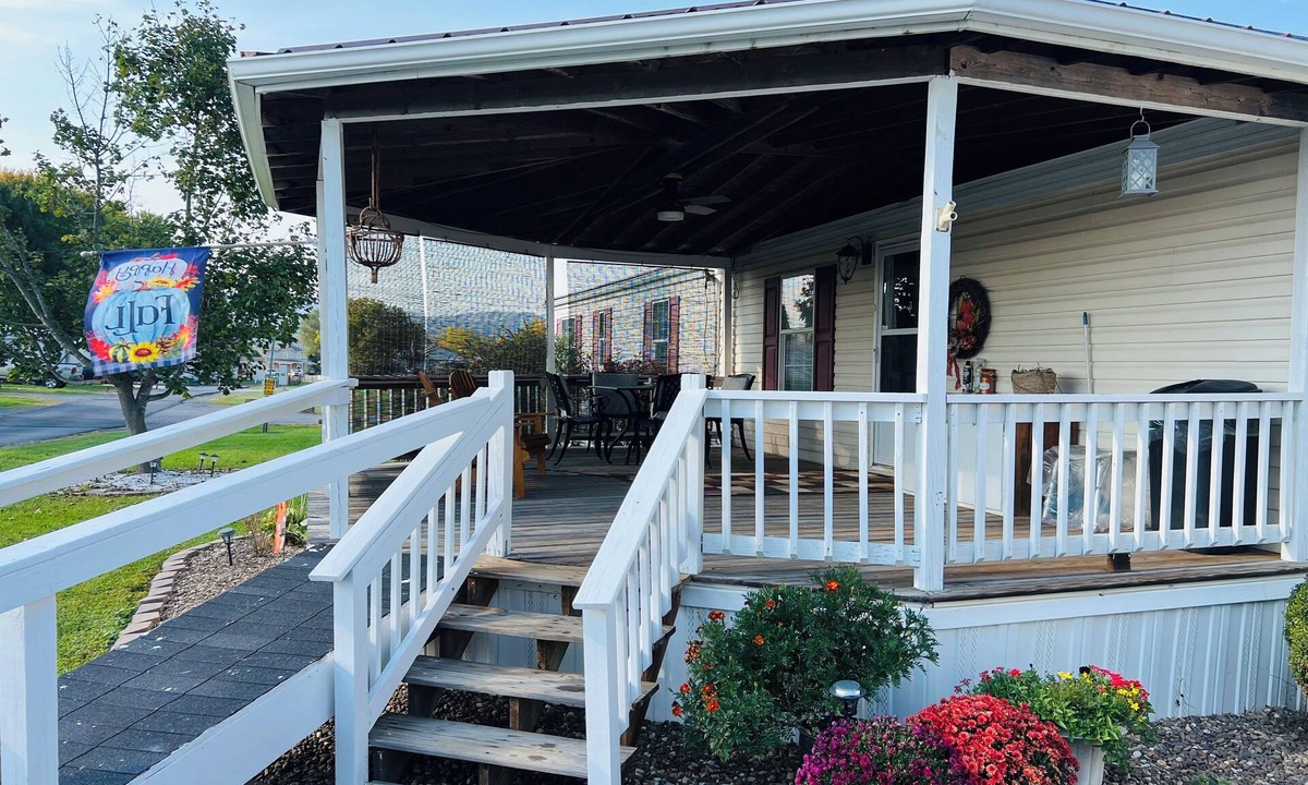 Moorefield House | Cozy Mobile Home In Just the Right Place.