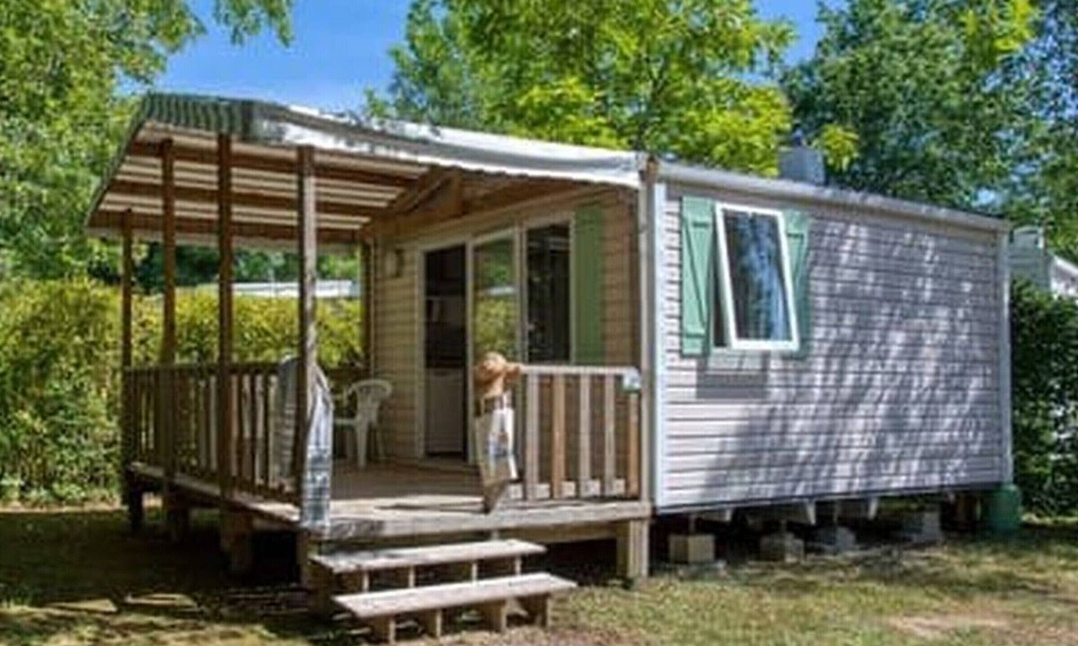 Grolejac House | Cozy mobile home with terrace in Groléjac