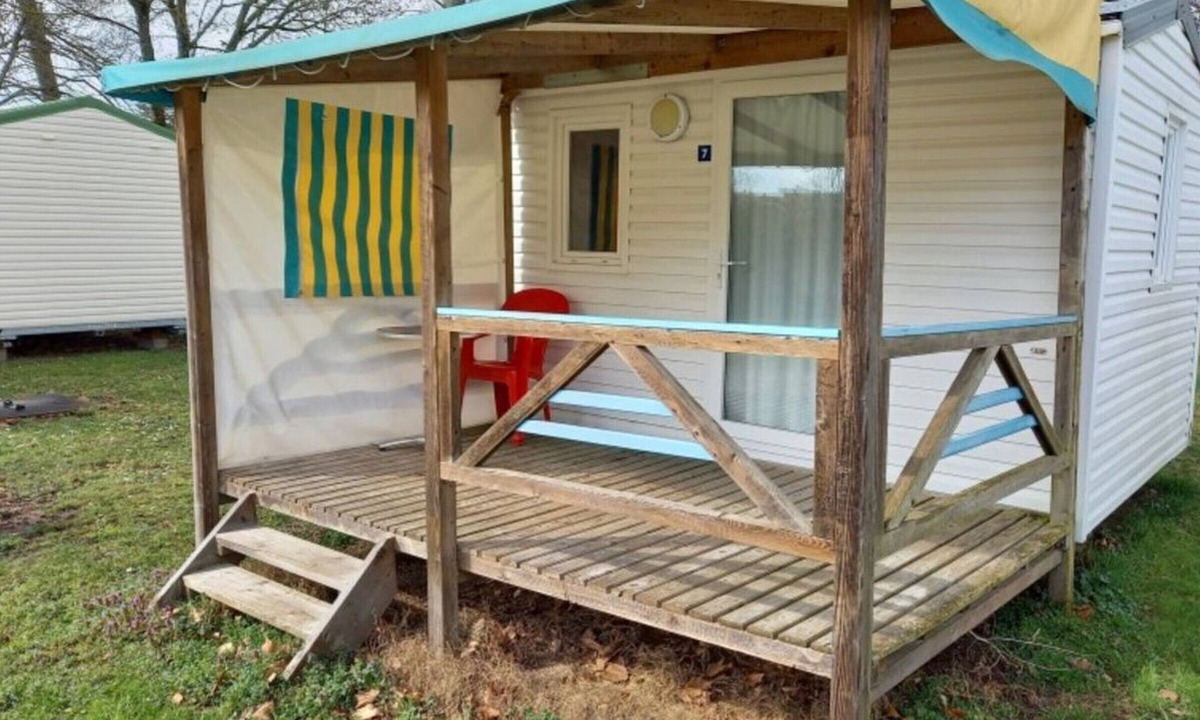 Athee House | Cozy mobile home with terrace for 4 in Athée